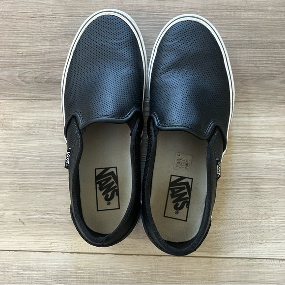 Vans - Black Perf Leather Slip On Sneakers - Size 8 Women’s - Picture 1 of 11